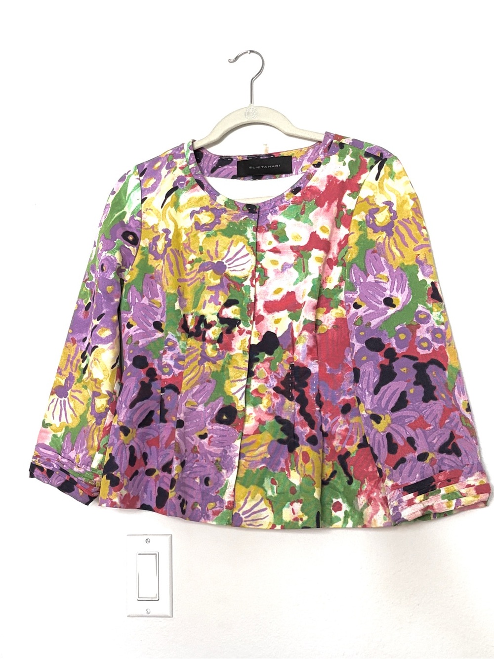 Elie Tahari Vibrant Impressionist Floral Cropped Jacket / Blazer 3/4 sleeves